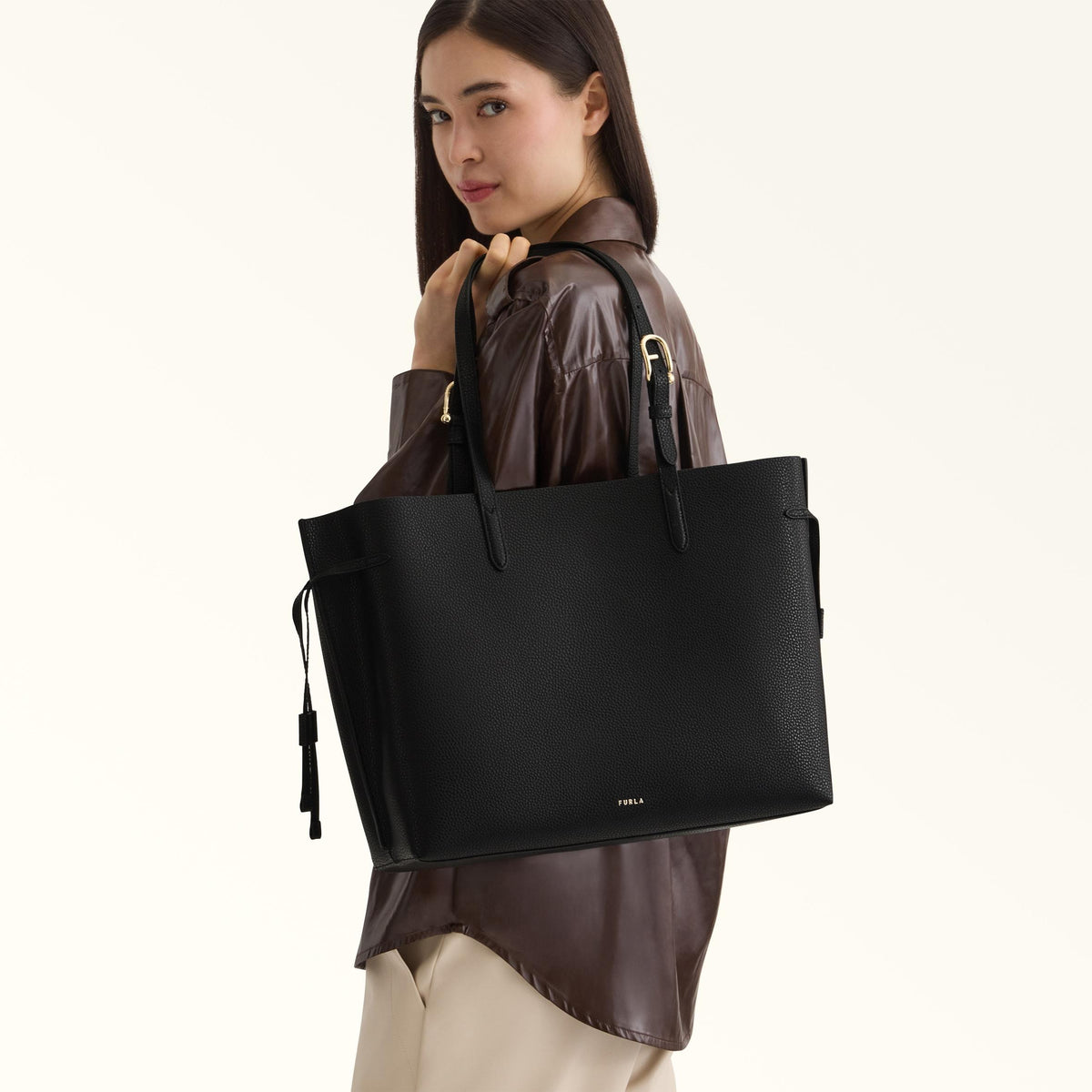 Furla Ava Tote L Nero+Nero Int. - Furla