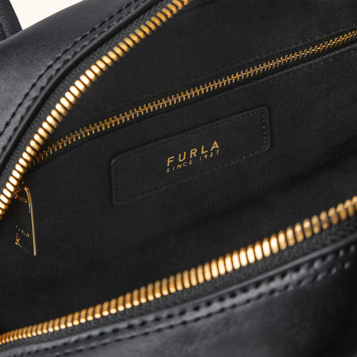 Furla Poppy Dome M Nero - Furla