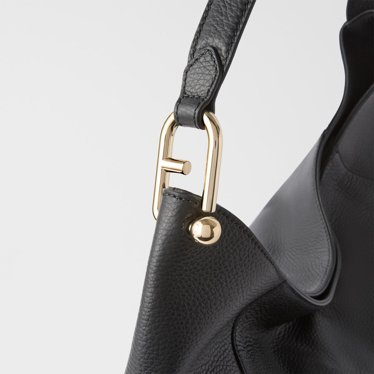 Furla Lara Shoulder Bag L Nero - Furla